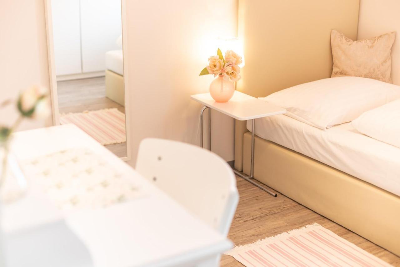 Cityhotel Am Domplatz Self-Checkin Klagenfurt am Woerthersee Eksteriør bilde
